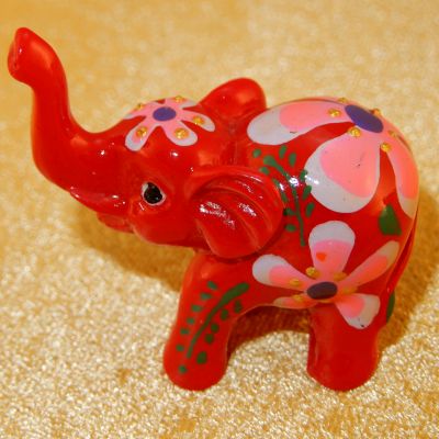 Ručne maľovaný slon Belal Merah
