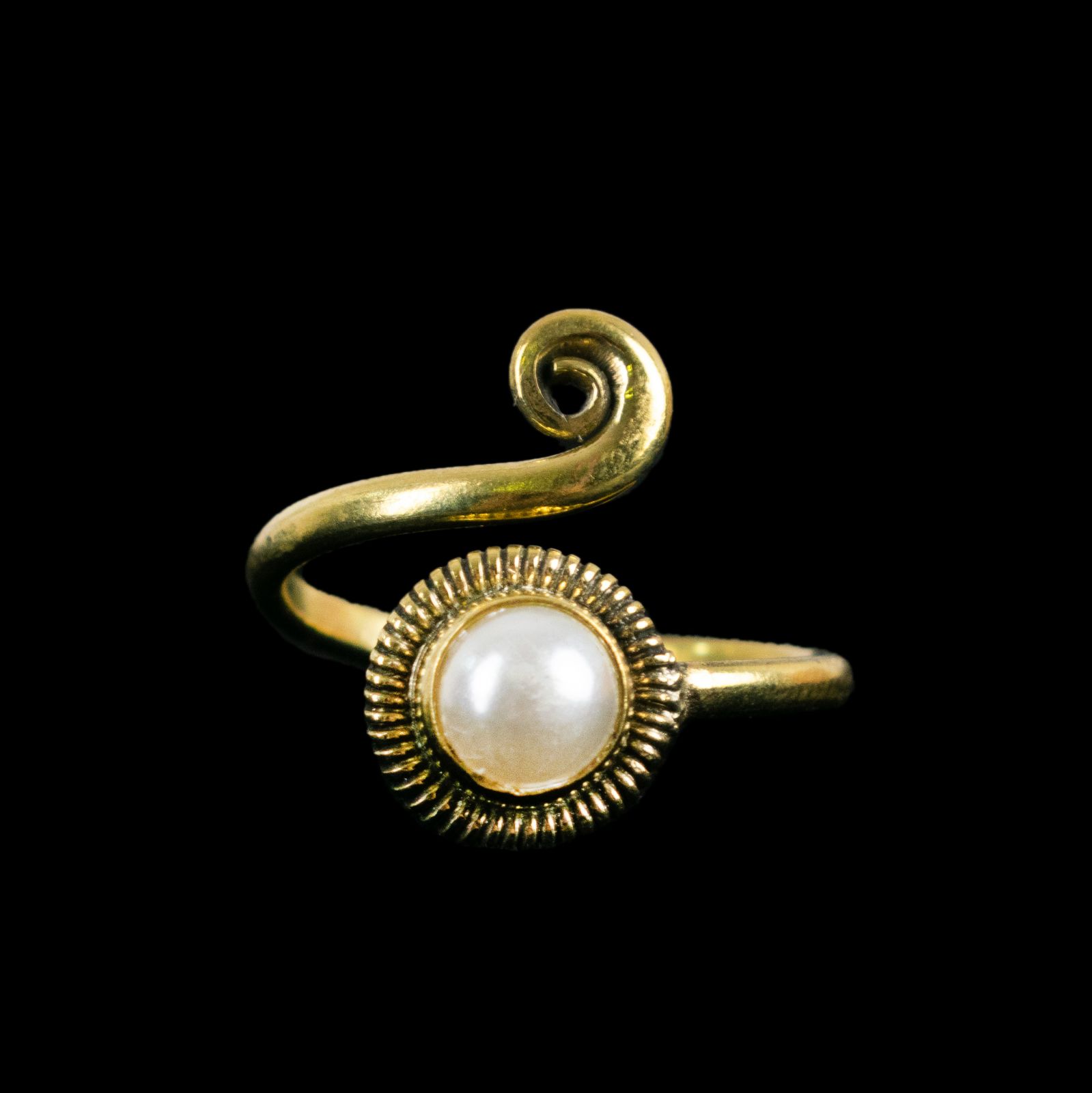 Mosadzný prsteň Aurelia Perlička India